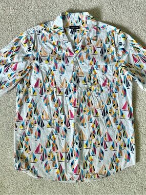 Club Room sailboat button up shirt Medium short sleeve collared beach vacation